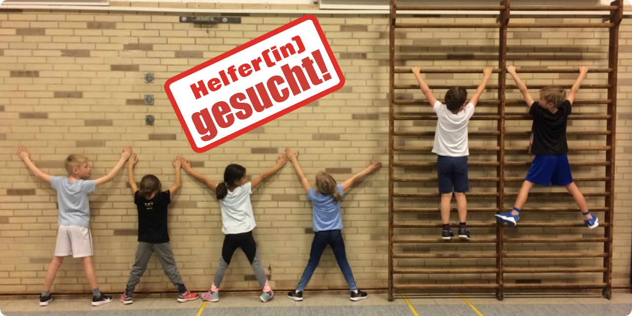 Kinder an Sprossenwand